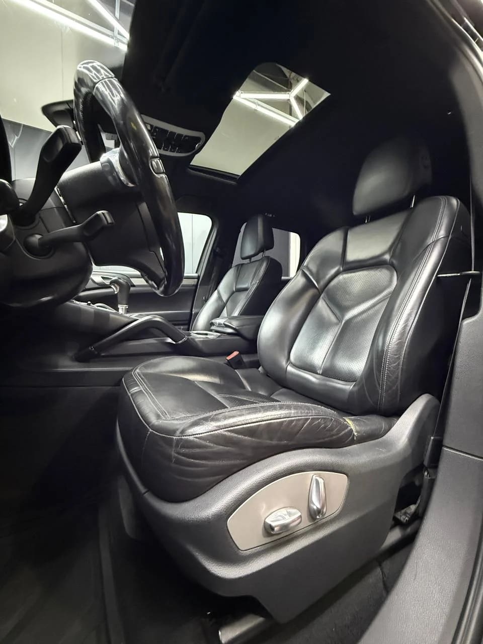 2011 Porsche Cayenne 4.8 Negro - Miniatura 7