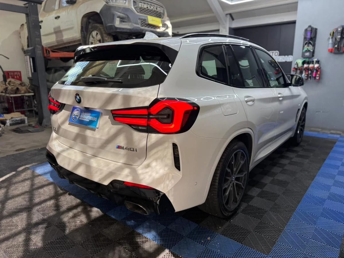 2024 BMW X3 M40i Blanco - Miniatura 3