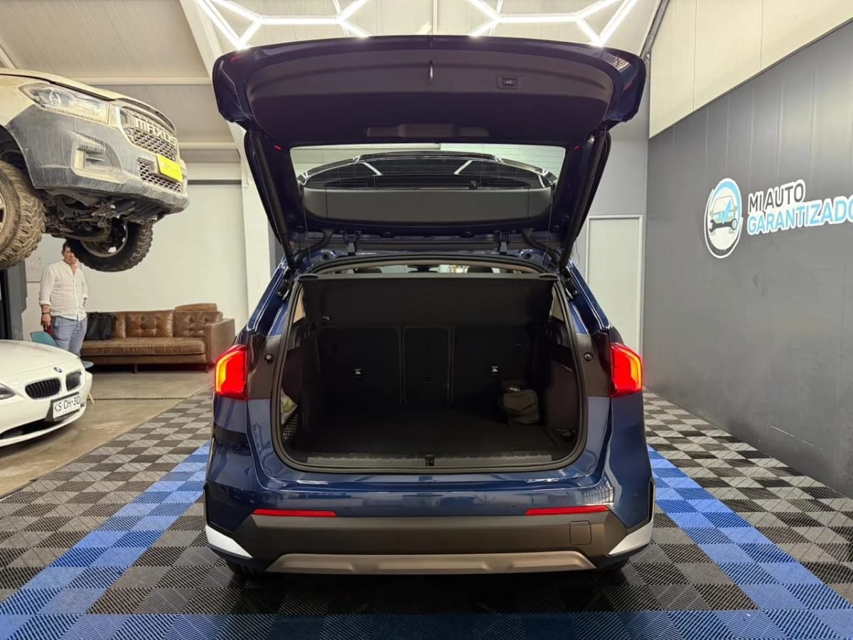 2025 BMW X1 SDRIVE Azul - Miniatura 5