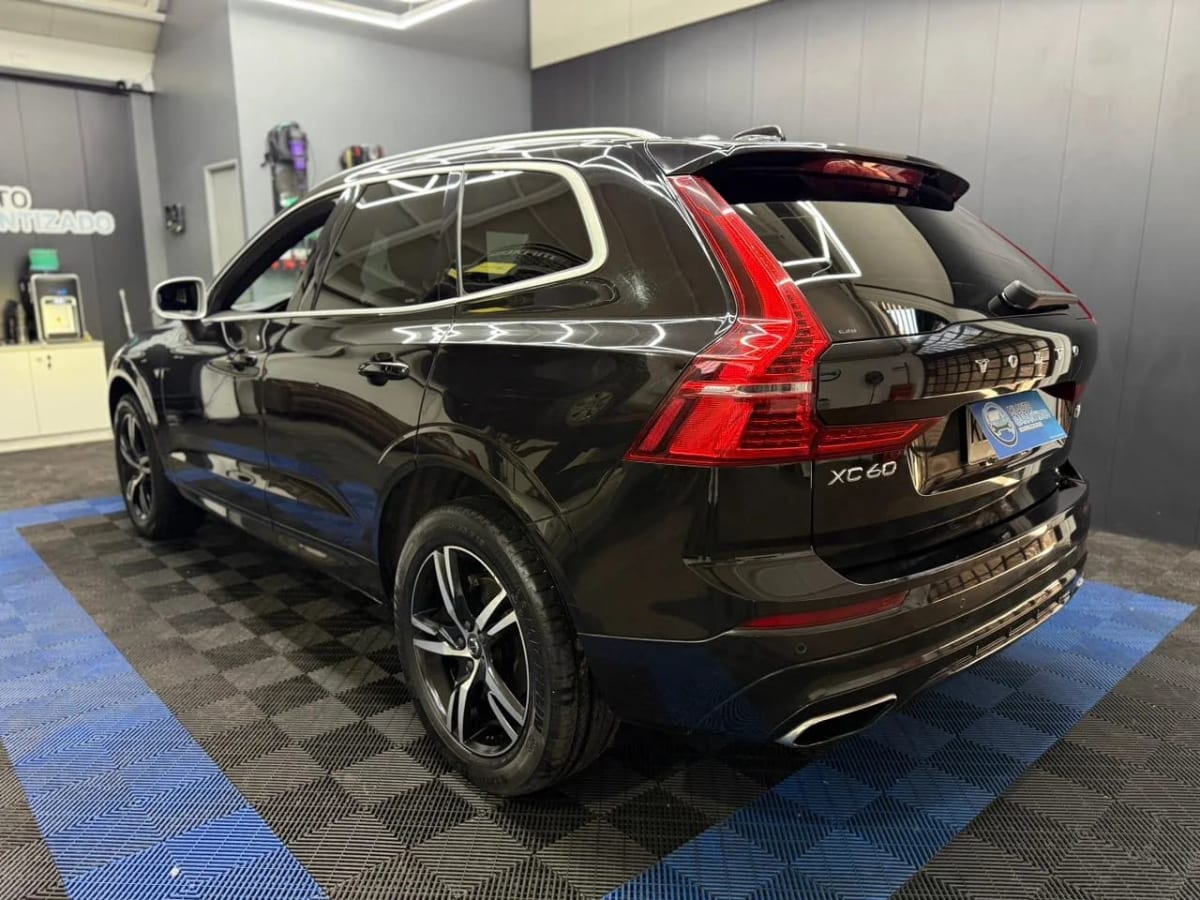 2018 Volvo Xc60 T6 Negro - Miniatura 3
