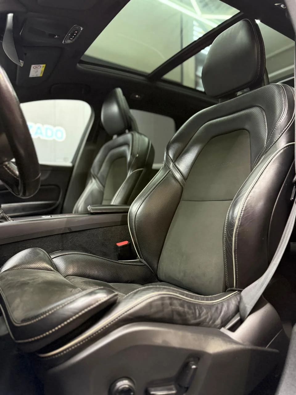 2018 Volvo Xc60 T6 Negro - Miniatura 7