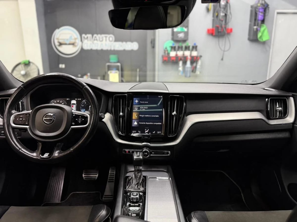 2018 Volvo Xc60 T6 Negro - Miniatura 10