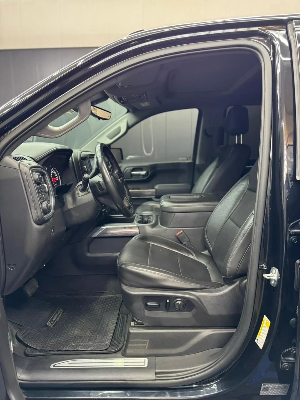 2021 Chevrolet Silverado 5.3 Negro - Miniatura 6