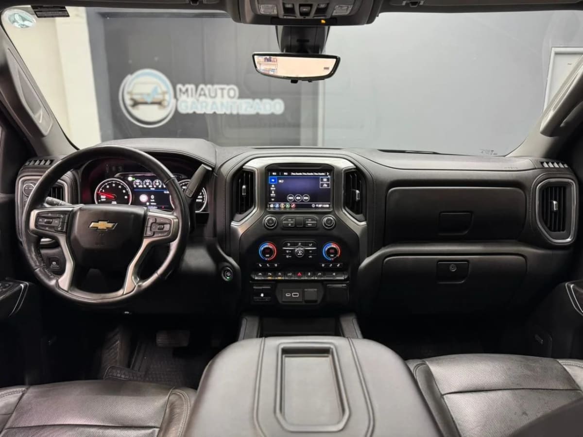 2021 Chevrolet Silverado 5.3 Negro - Miniatura 10