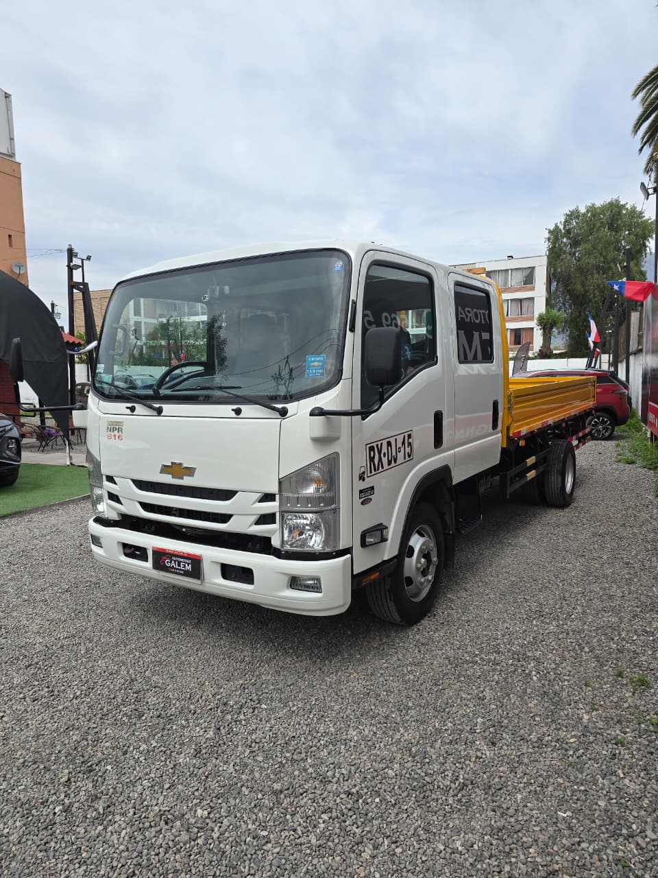 2022 Chevrolet NPR Blanco - Miniatura 3