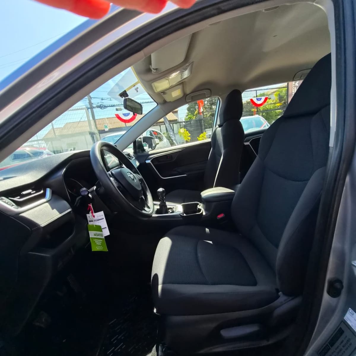 2022 Toyota Rav 4 Gris - Miniatura 9