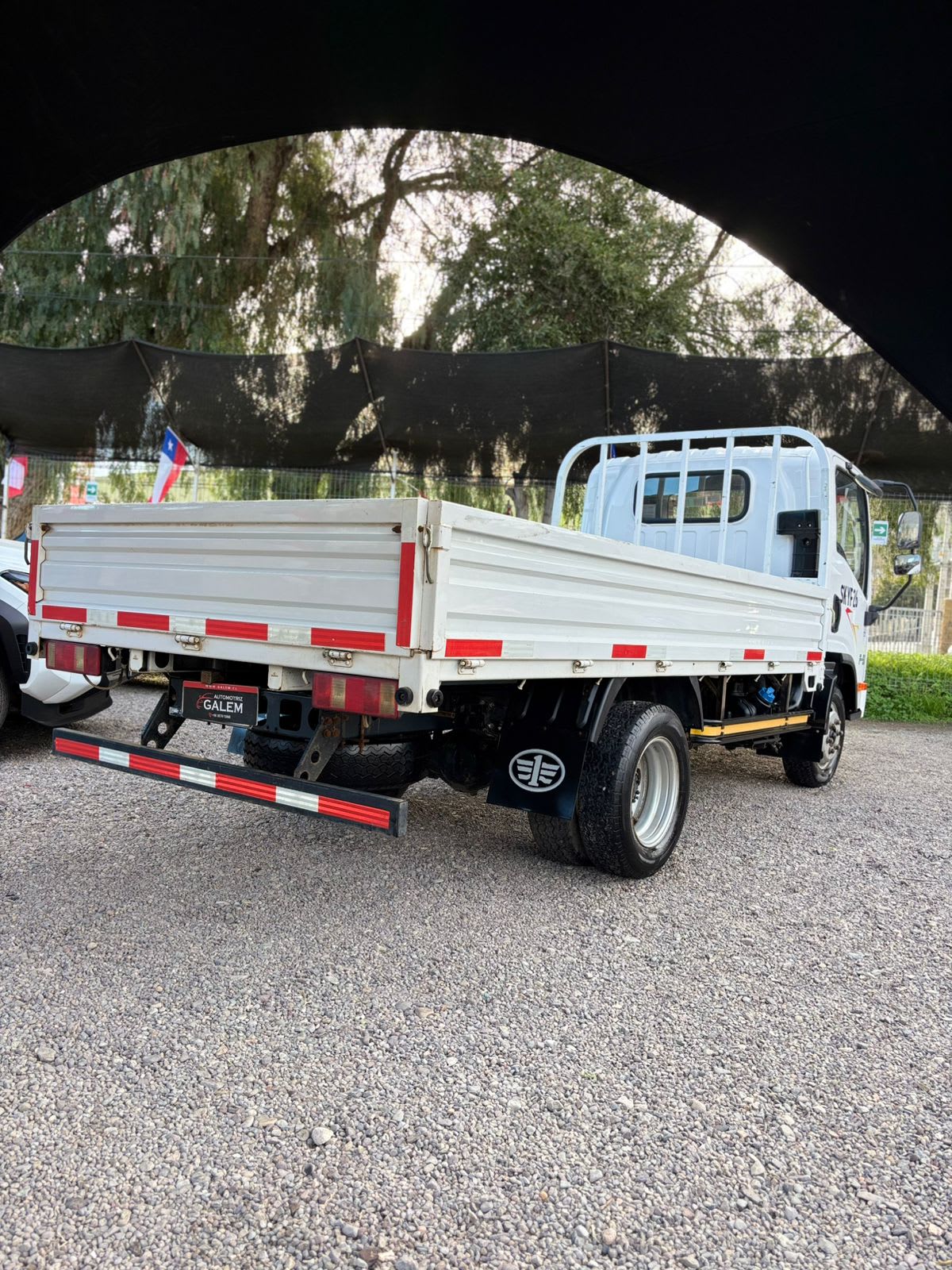2023 FAW F511 Blanco - Miniatura 4
