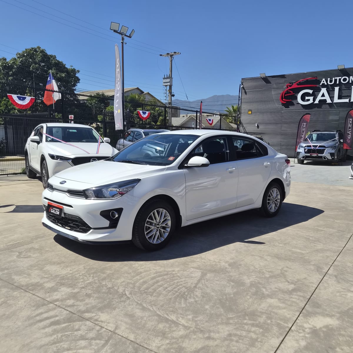 2021 KIA Rio 4 Blanco - Imagen 1