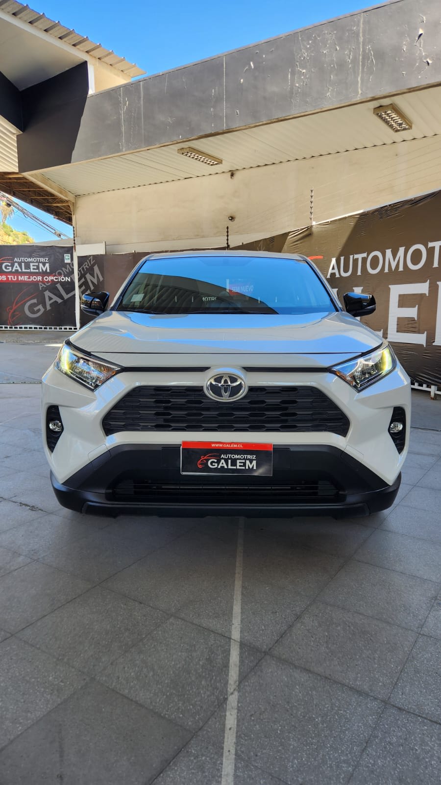 2023 Toyota Rav 4 Blanco - Miniatura 2