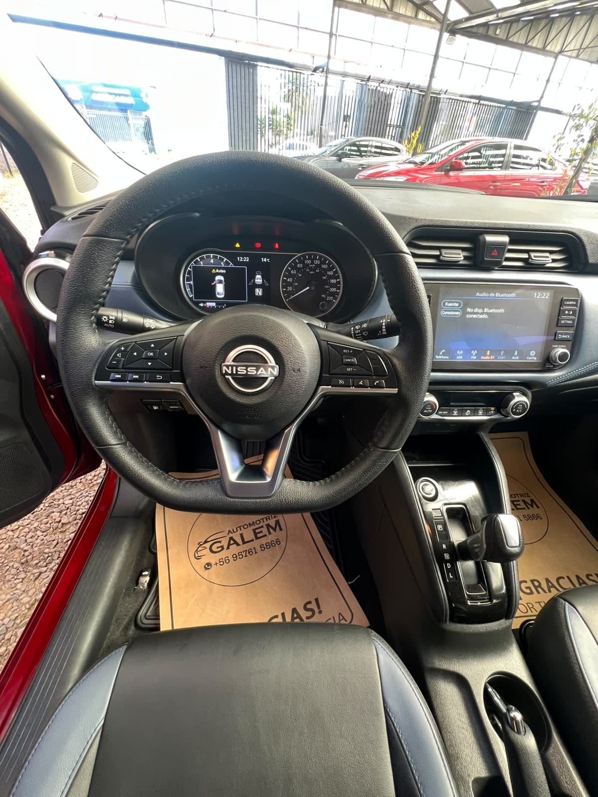 2024 Nissan Versa Rojo - Miniatura 6