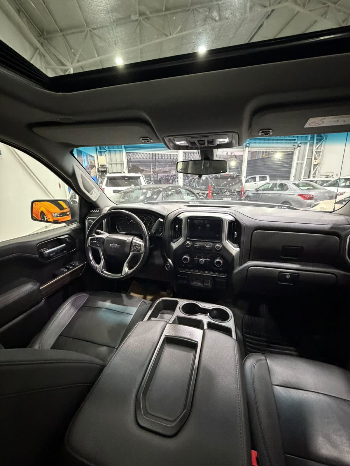 2023 Chevrolet Silverado Plata - Miniatura 8