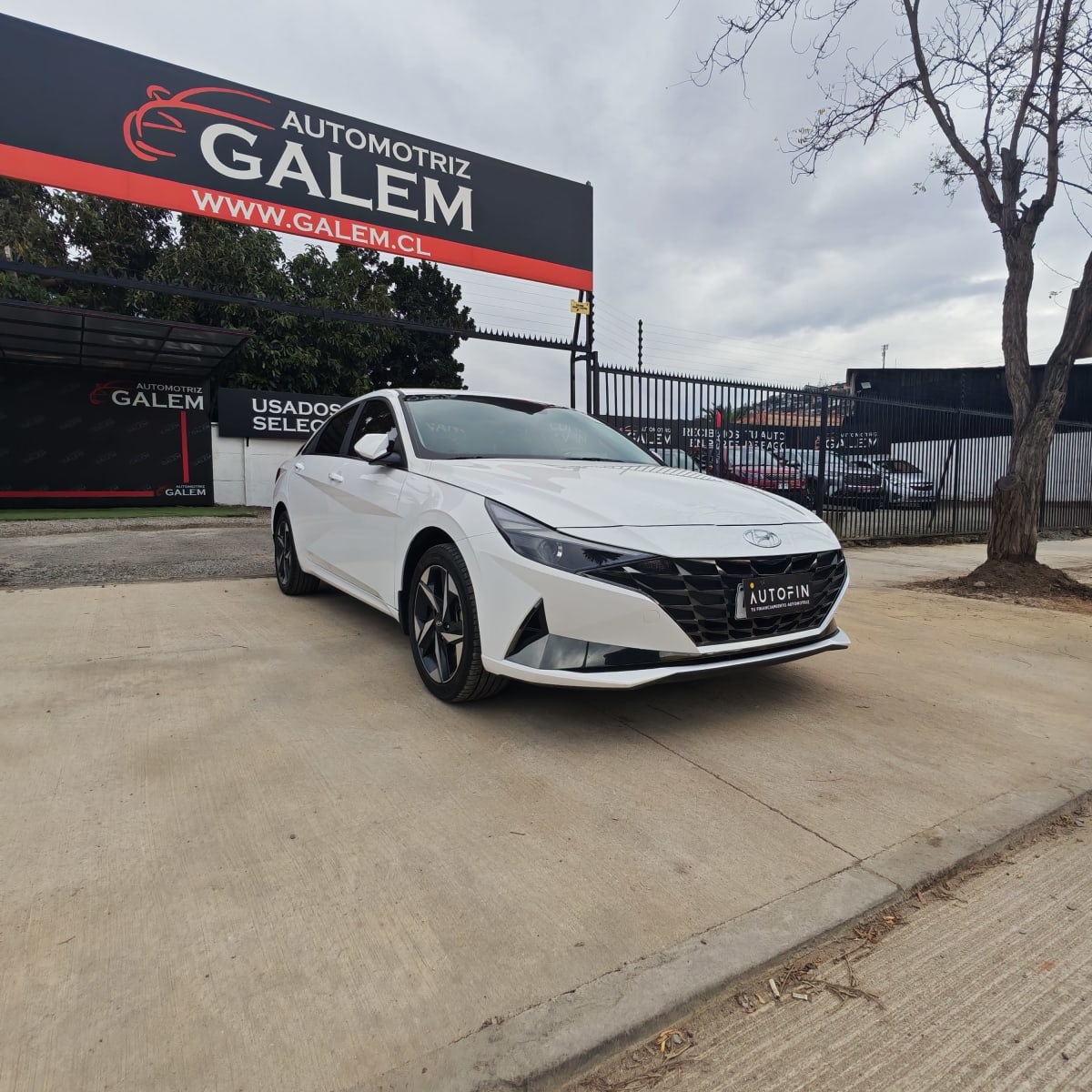 2024 Hyundai Elantra Blanco - Miniatura 4