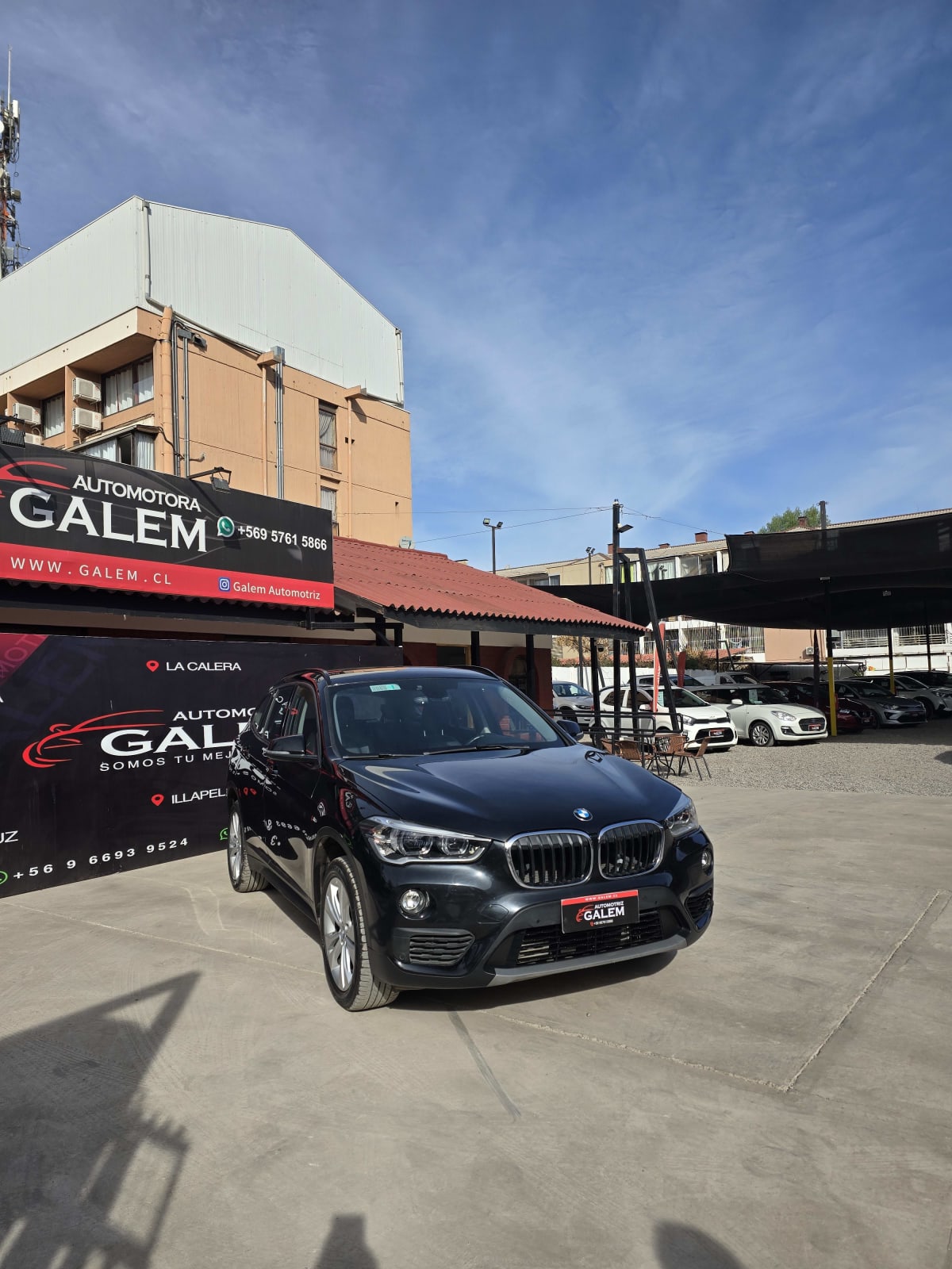2019 BMW X1 Negro - Miniatura 2