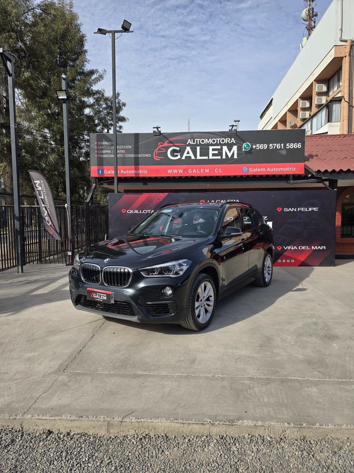 2019 BMW X1 Negro - Miniatura 5