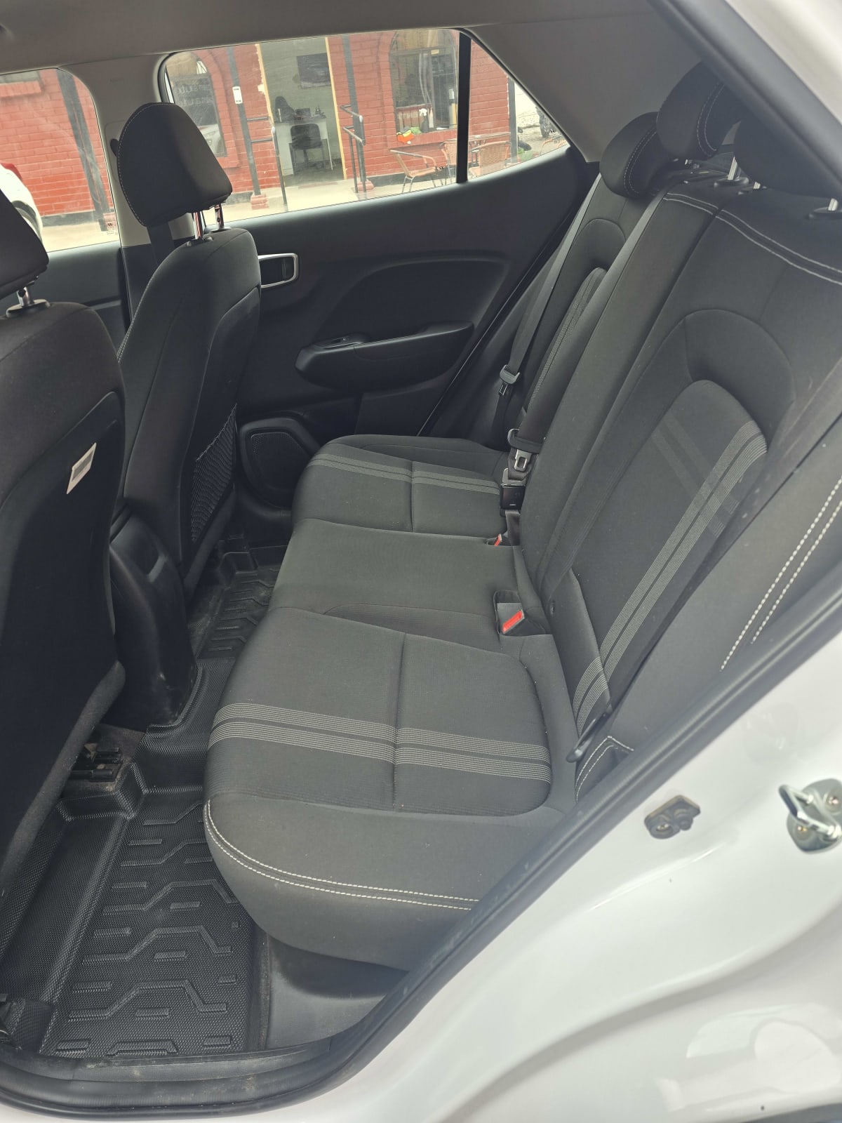 2021 Hyundai Venue Blanco - Miniatura 10