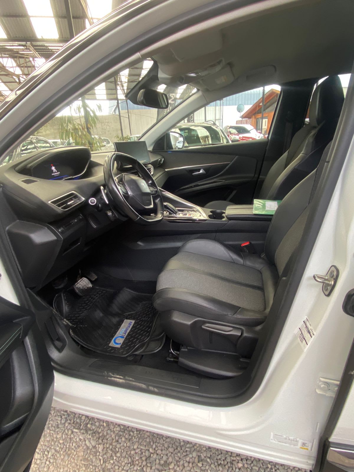 2022 Peugeot 5008 Blanco - Miniatura 7