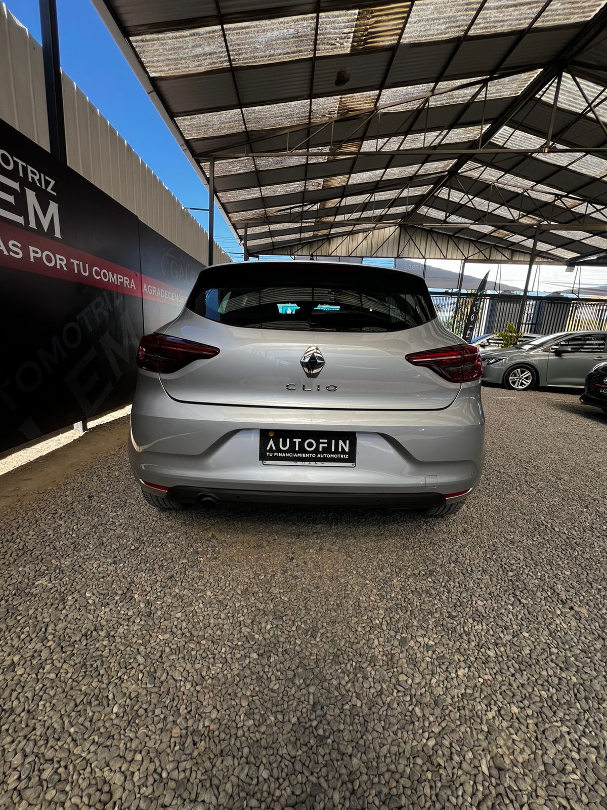 2023 Renault Clio Gris - Miniatura 4