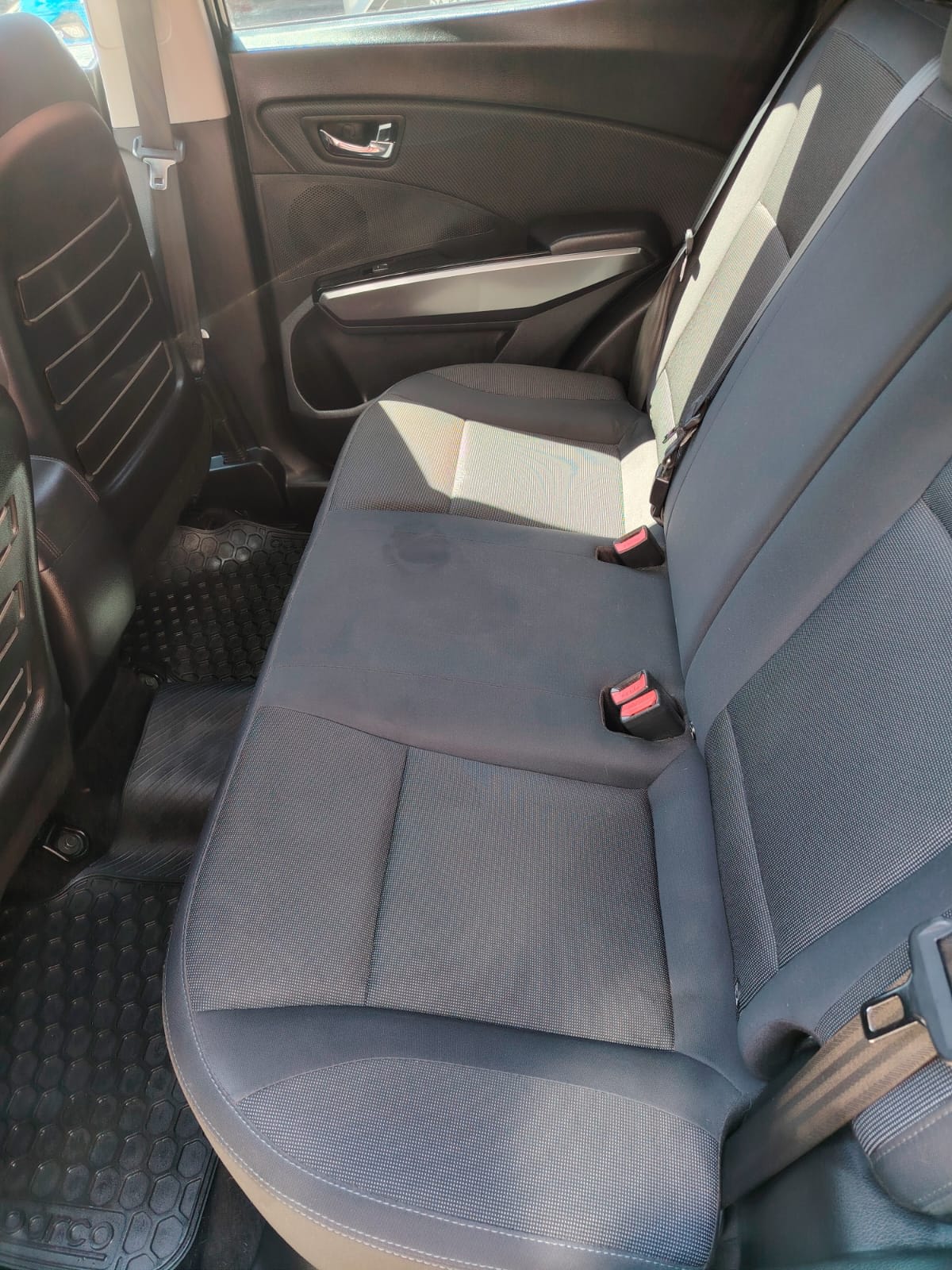 2023 SsangYong Tivoli Azul - Miniatura 9