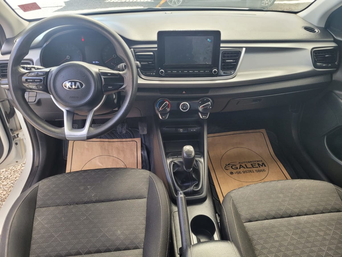 2021 KIA Rio 5 Blanco - Miniatura 2