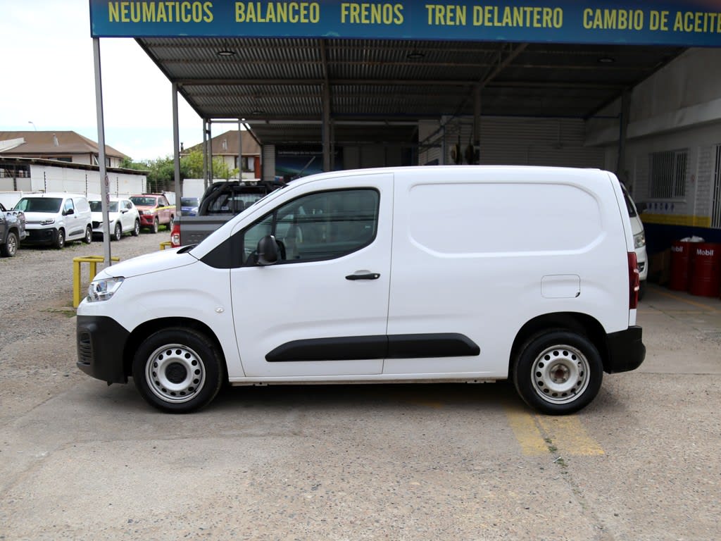 2024 Citroën Berlingo BLUEHDI - Miniatura 4