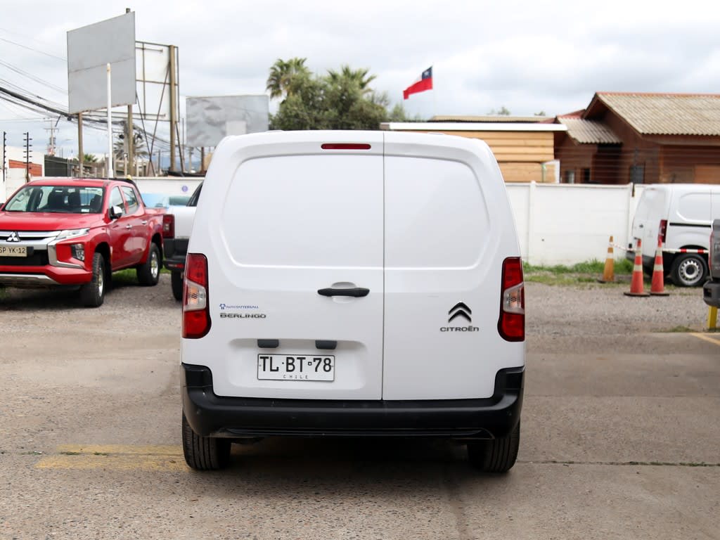2024 Citroën Berlingo BLUEHDI - Miniatura 8