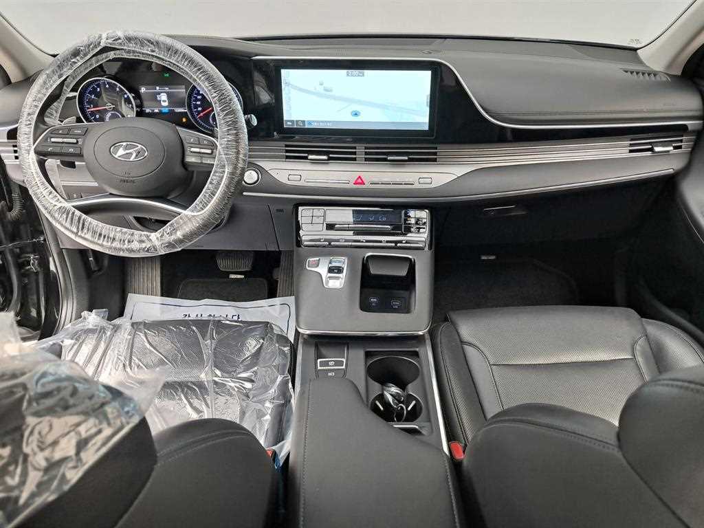 2021 Hyundai Grandeur IG Negro - Miniatura 5