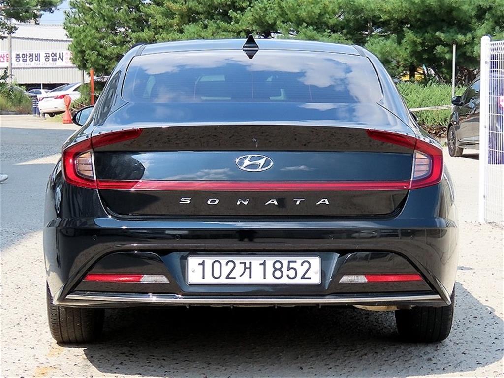 2023 Hyundai Sonata (DN8) Negro - Miniatura 4