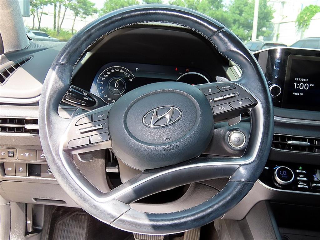 2023 Hyundai Sonata (DN8) Negro - Miniatura 8