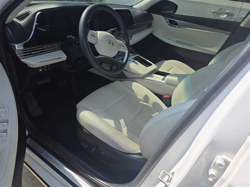 2023 Hyundai Grandeur IG Blanco - Miniatura 5