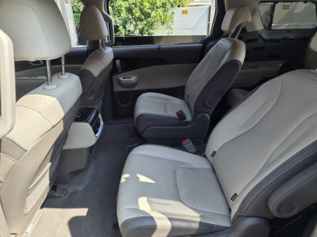 2025 KIA Carnival Ref 419948 Gasoline Gris - Miniatura 8