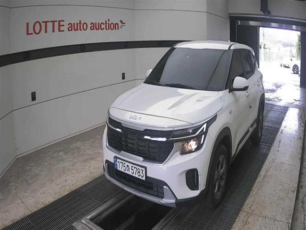 2024 Kia Seltos Gasoline Blanco - Miniatura 2