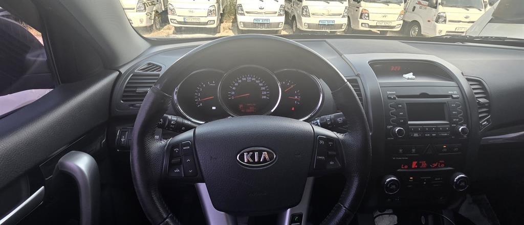 2010 Kia Sorento R Gris - Miniatura 5