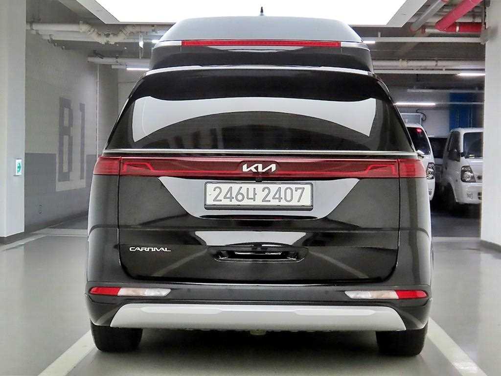 2023 Kia Carnival 4th Negro - Miniatura 3