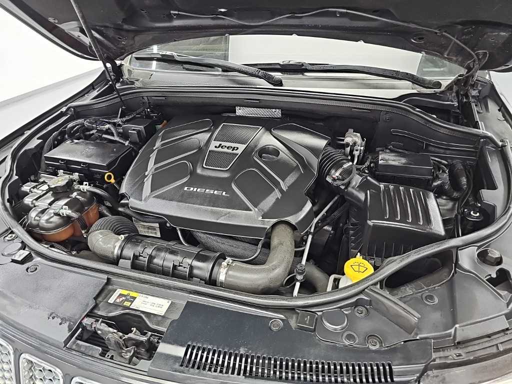 2016 Jeep Cherokee 3.0 Negro - Miniatura 4