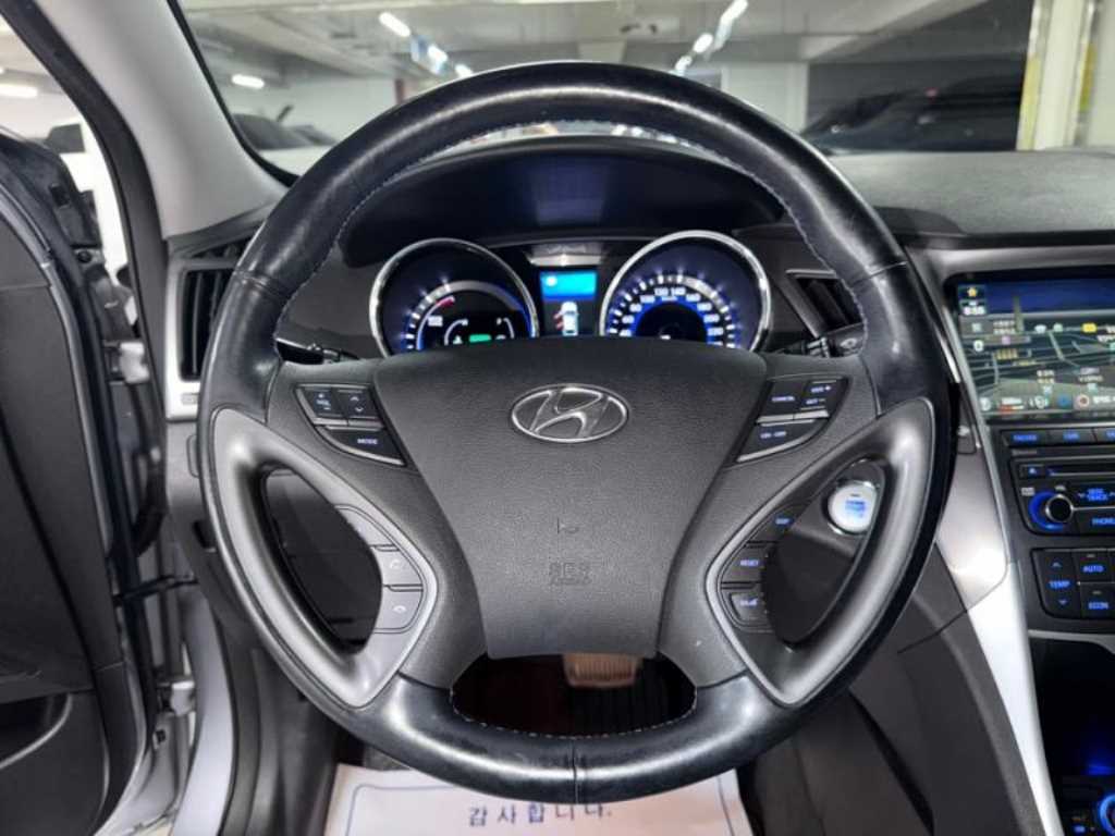 2015 Hyundai Sonata Hybrid - Miniatura 8