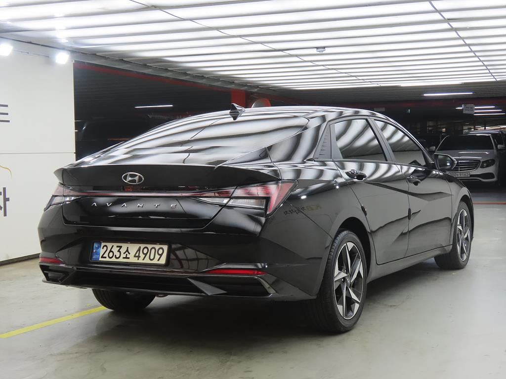 2021 Hyundai Avante (CN7) Negro - Miniatura 4