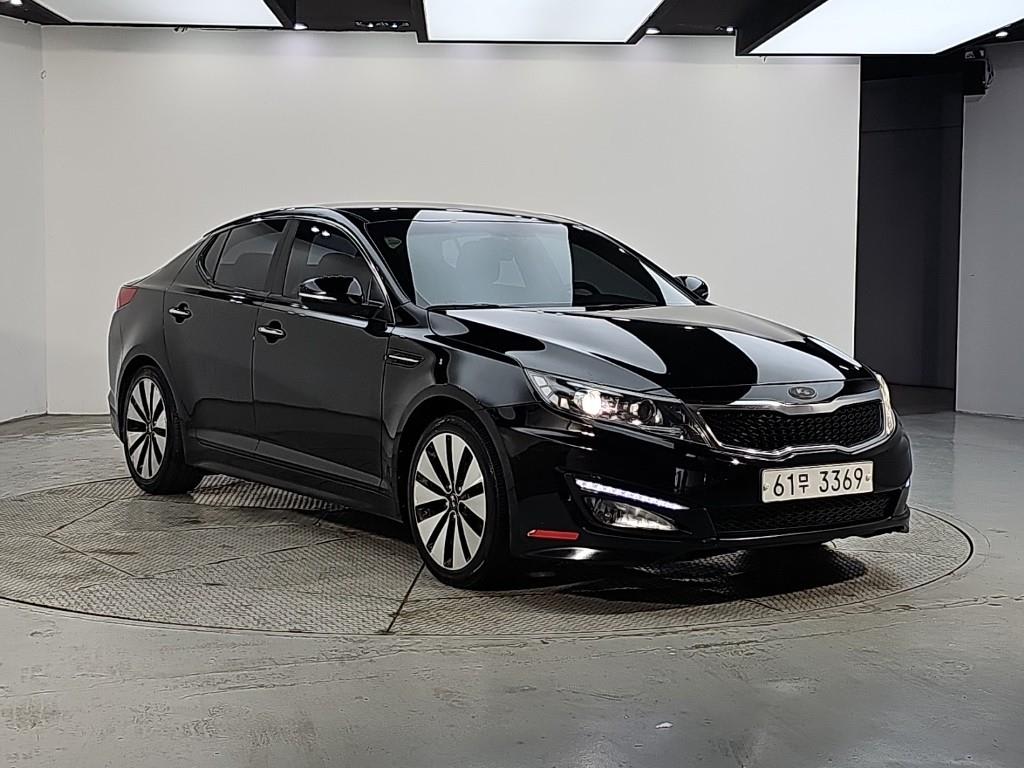 2011 Kia K5 2.0 Negro - Miniatura 2