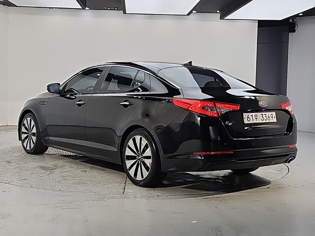 2011 Kia K5 2.0 Negro - Miniatura 3