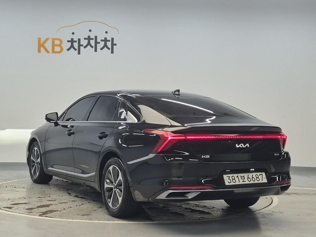 2022 Kia K8 Hybrid Negro - Miniatura 2