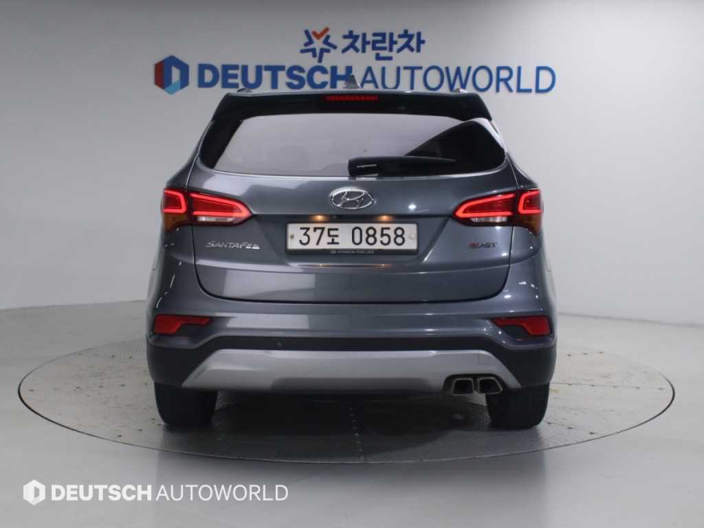 2016 Hyundai Santa Fe The Gris - Miniatura 4
