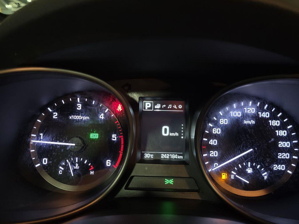 2016 Hyundai Santa Fe The Azul - Miniatura 5