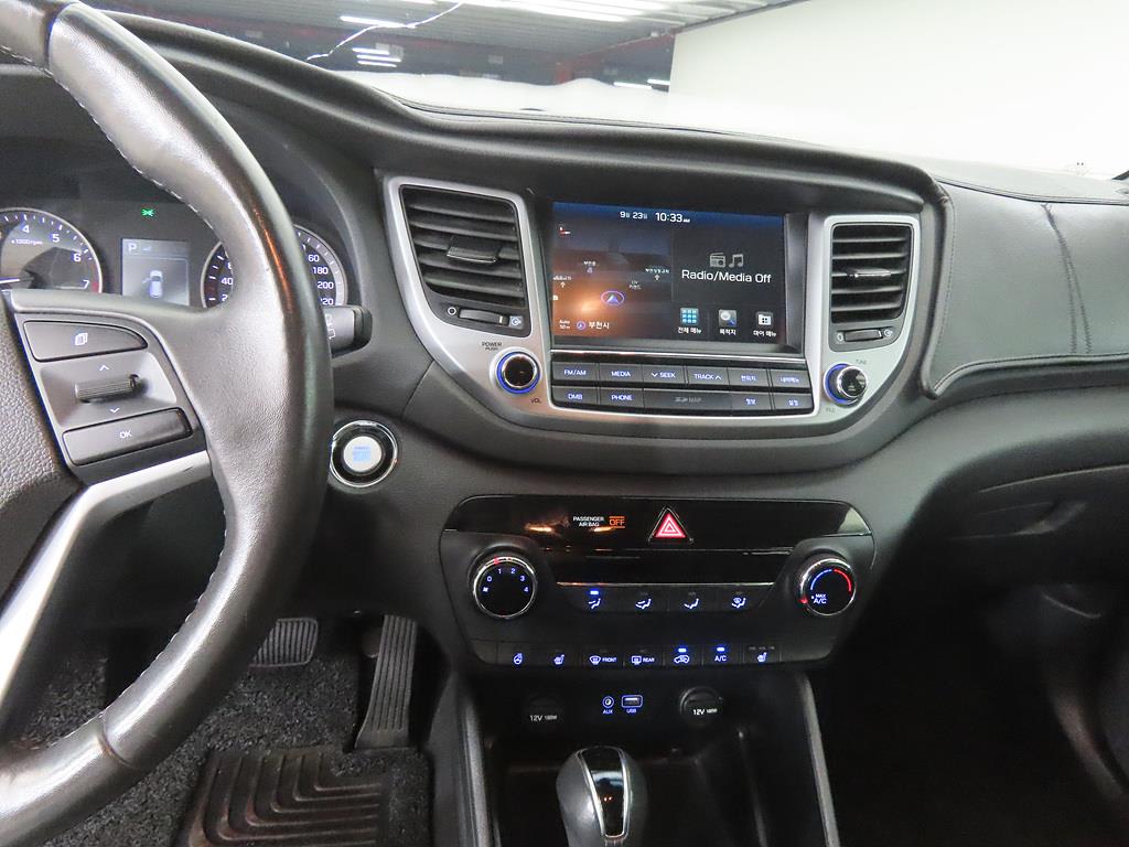 2017 Hyundai Tucson 1.6T Gris - Miniatura 10
