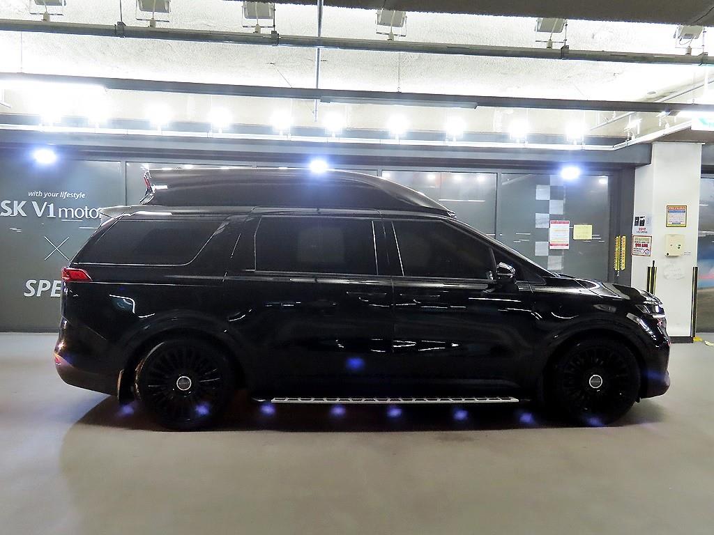 2021 Kia Carnival 4th Negro - Miniatura 3