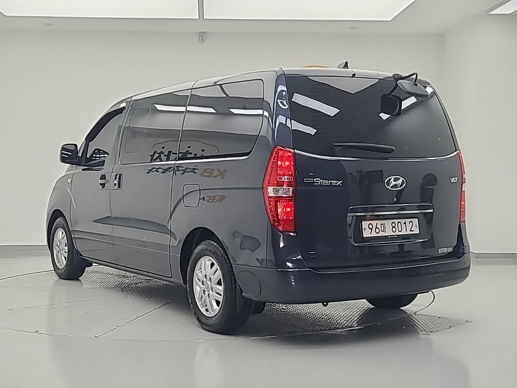 2017 Hyundai Starex Van Azul - Miniatura 3