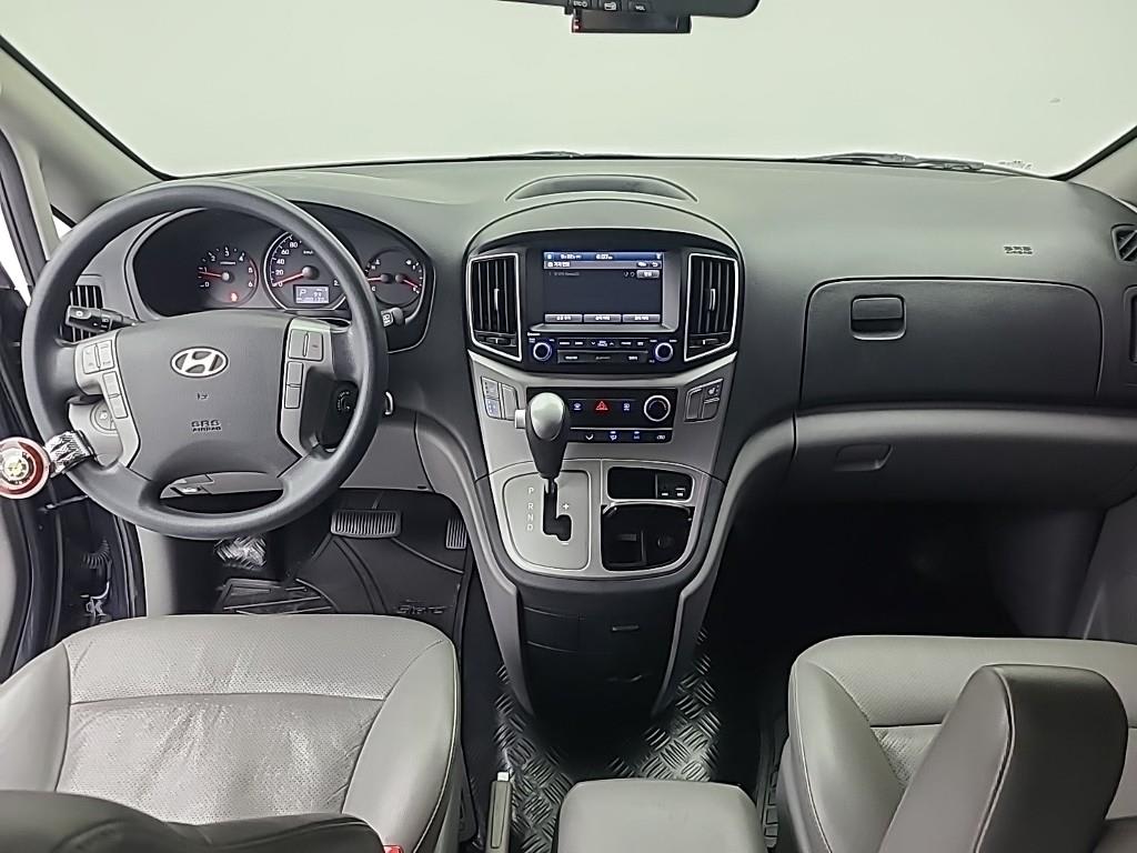 2017 Hyundai Starex Van Azul - Miniatura 5