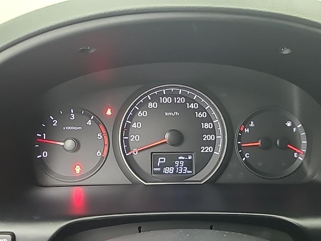 2017 Hyundai Starex Van Azul - Miniatura 7
