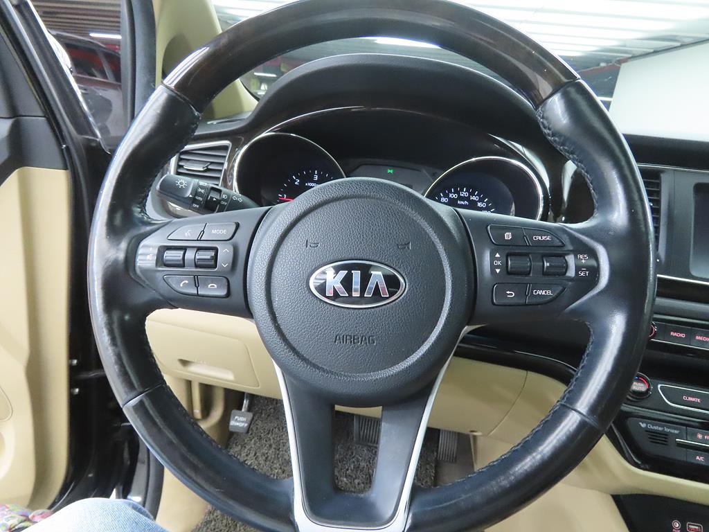 2019 Kia Carnival Diesel Negro - Miniatura 8