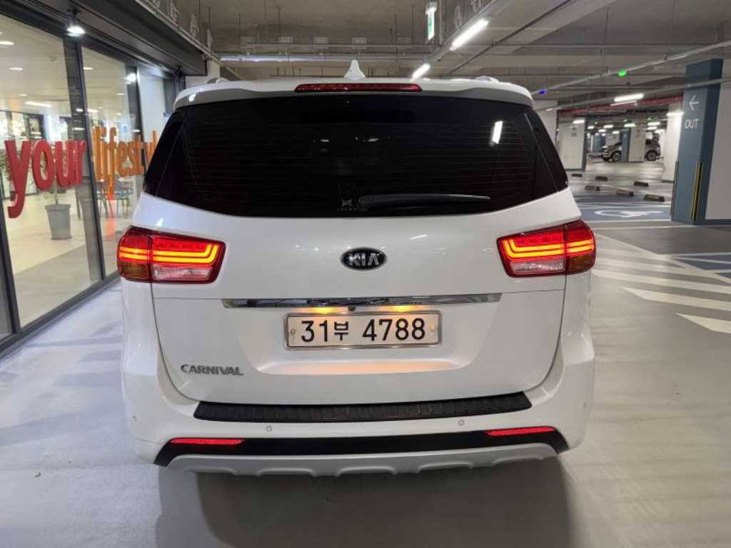 2017 Kia Carnival Diesel Blanco - Miniatura 5