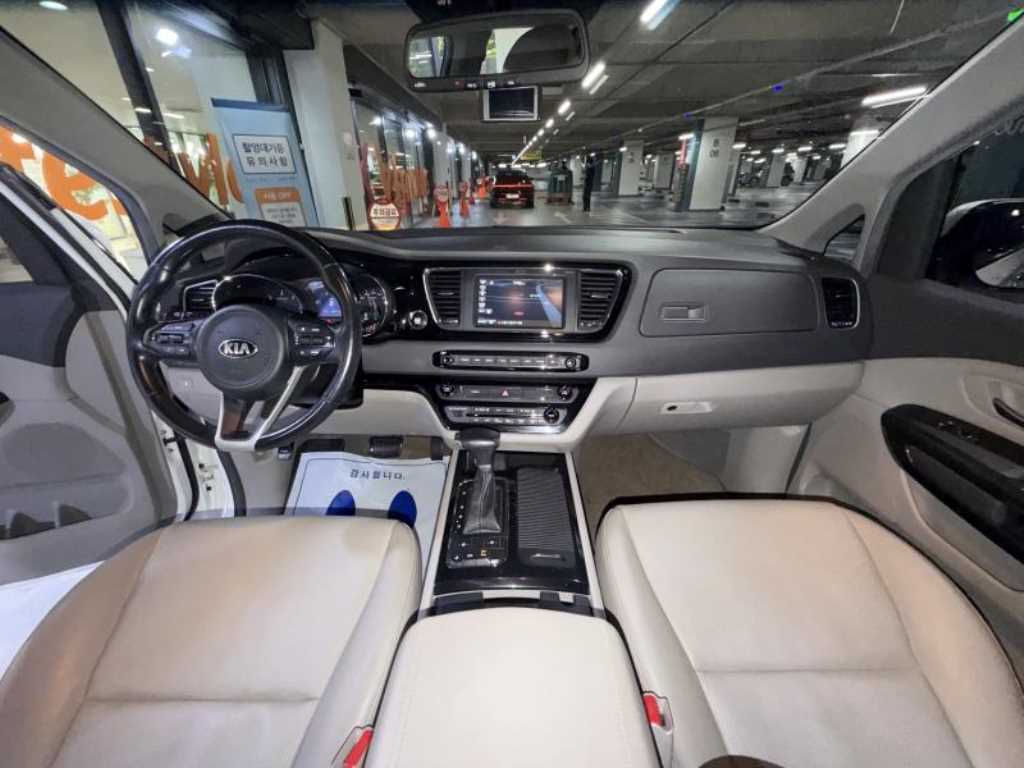 2017 Kia Carnival Diesel Blanco - Miniatura 6