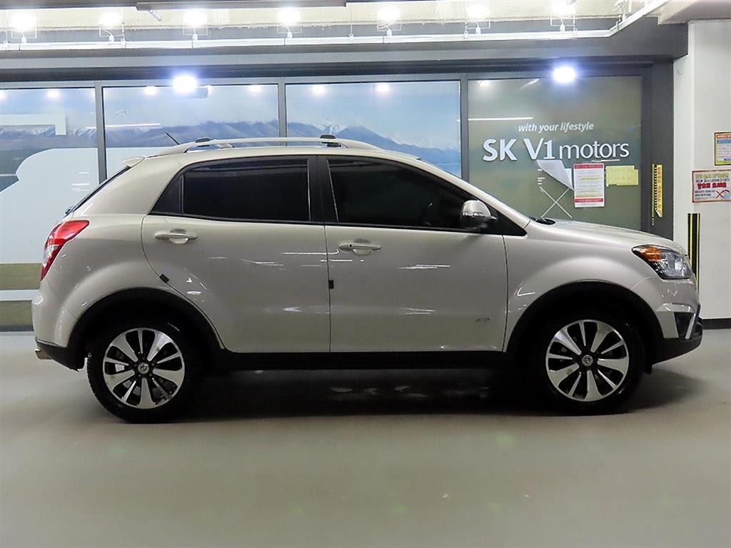 2014 SsangYong Korando C Gris - Miniatura 3